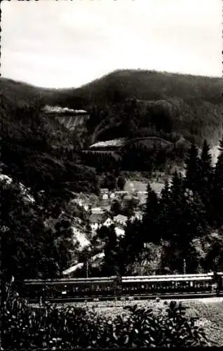 Ak Triberg im Schwarzwald, Gasthaus Bachjörg mit den 3 Bahnlinien