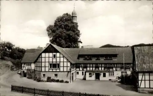 Ak Deifeld Medebach im Sauerland, Gasthof Pension Oberreuter, Fachwerkhaus