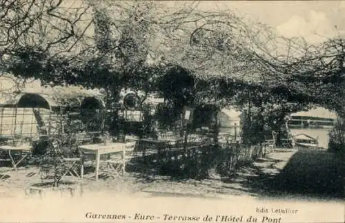 Ak Garennes Eure, Terrasse des Hôtel du Pont