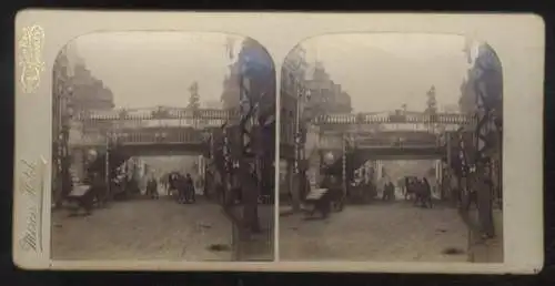 Stereo Foto Belebte Geschäftsstraße mit Kutschen und Autos in London