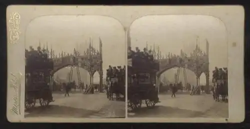 Stereo Foto Belebtes Straßenbild mit Autobus in London