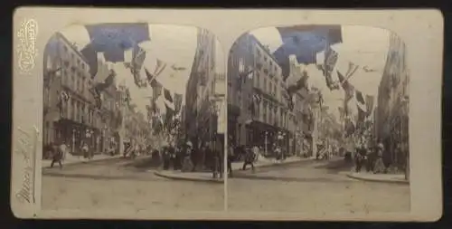 Stereo Foto, eine mit Fahnen geschmückte belebte Geschäftsstraße in London