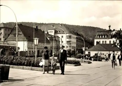 Ak Aue im Erzgebirge Sachsen, Altmarkt, Passanten