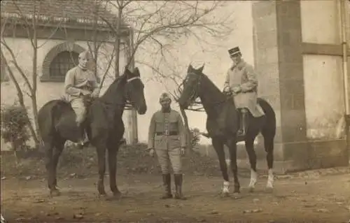 Foto Ak Französische Soldaten in Uniformen, Pferde