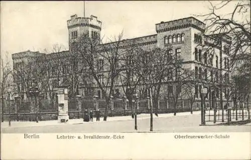 Ak Berlin Mitte, Lehrterstraße Ecke Invalidenstraße, Oberfeuerwerker-Schule, Litfaßsäule