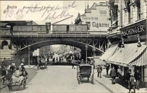 Ak Berlin Mitte, Friedrichstraße, Bahnhof, Aschinger Bierquelle, Fassendenreklame