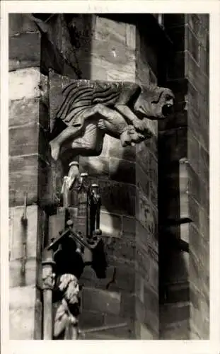 Ak Freiburg im Breisgau, Steinfiguren, Wand