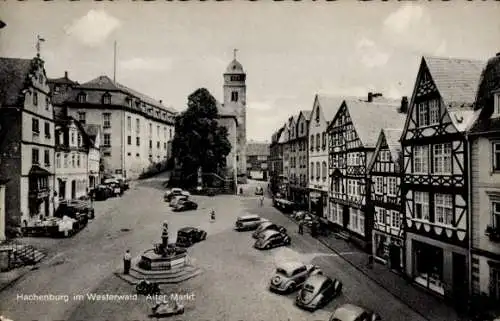 Ak Hachenburg im Westerwald, Alter Markt, Brunnen, Autos