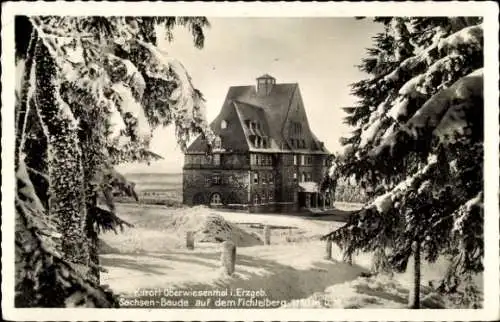 Ak Oberwiesenthal im Erzgebirge, Sachsen-Baude auf dem Fichtelberg, Winter