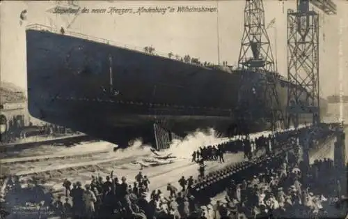 Künstler Ak Schwormstädt, Wilhelmshaven, Stapellauf des Kreuzers SMS Hindenburg, Kaiserliche Marine