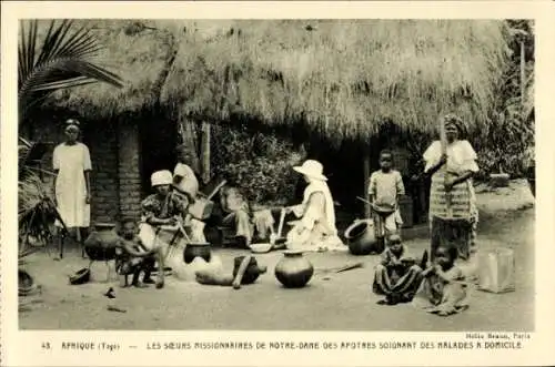 Ak Togo, Les Soeurs Missionaires de Notre Dame Des Apotres Soignant des Malades a Domicile