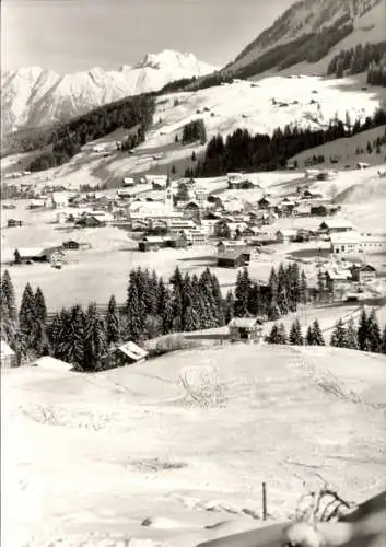 Ak Riezlern Mittelberg im Kleinwalsertal Vorarlberg, Gesamtansicht, Winter, Nebelhorn