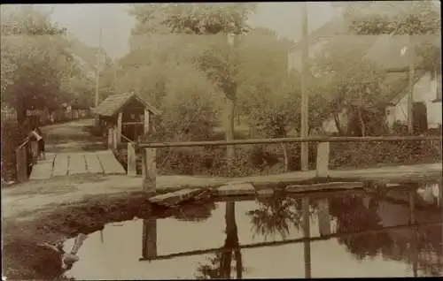 Foto Ak Kamenz in Sachsen, Teich, Brücke