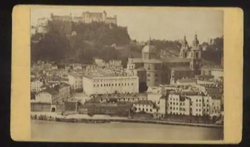 CdV Foto Salzburg in Österreich, Panorama der Stadt mit Hohensalzburg vom Mönchsberg aus