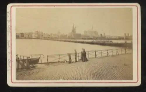 CdV Foto Köln am Rhein, Deutzer Schiffsbrücke, Blick über den Rhein zur Stadt, Panorama mit Dom