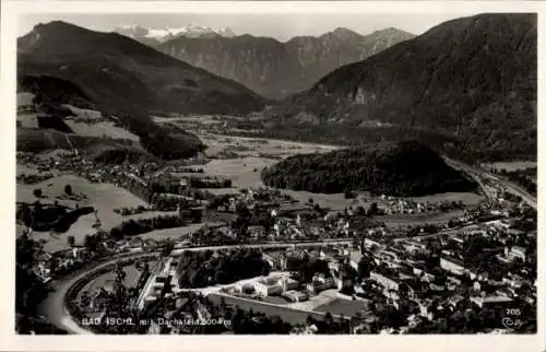 Ak Bad Ischl in Oberösterreich, Gesamtansicht mit dem Dachstein