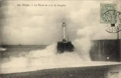 Ak Dieppe Seine Maritime, Le Phare un jour de tempete