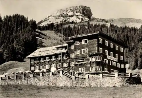 Ak Riezlern Mittelberg im Kleinwalsertal Vorarlberg, Sporthotel Auenhütte