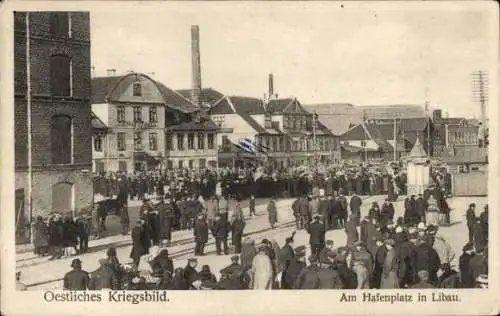 Ak Liepaja Libau Lettland, Hafenplatz, östliches Kriegsbild