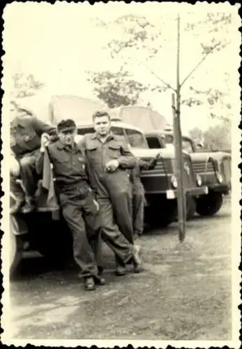 Foto Wernsdorf, Soldaten, NVA, Kampfgruppe, LKW