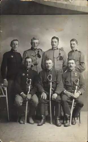 Foto Ak KuK Soldaten in Uniformen, Gruppenaufnahme, Dragoner