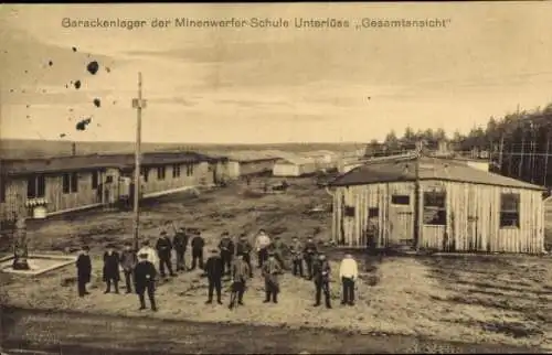 Ak Unterlüß Unterlüss Südheide, Barackenlager der Minenwerfer Schule, Gesamtansicht, Soldaten