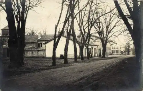 Foto Ak Frankreich, Straße, Häuser