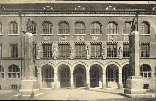 Ak München, Kgl. Universität, Mittelteil der Fassade an der Amalienstraße