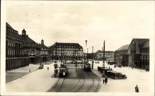 Ak Karlsruhe in Baden, Bahnhofsplatz, Straßenbahnen