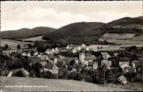 Ak Hachen Sundern im Sauerland, Totalansicht, Kirche