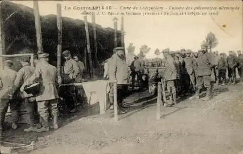 Ak Camp de Coëtquidan Morbihan, deutsche Kriegsgefangene, Küche