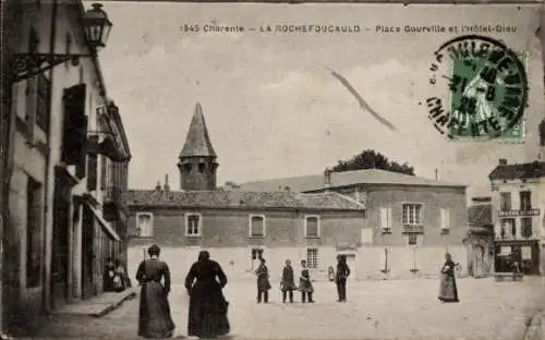 Ak La Rochefoucauld Charente, Place Gourville, Hotel-Dieu