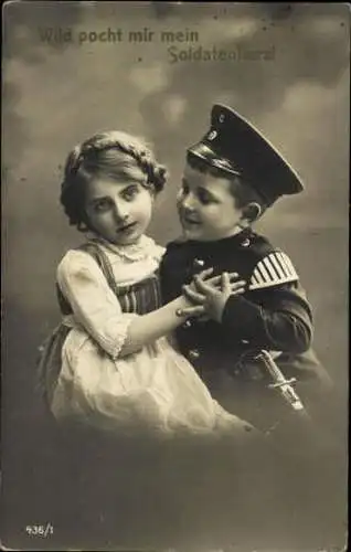 Set von 6 AK Mädchen und Junge, Junge in Uniform