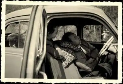 Set von 13 Fotos Auto Renault 4CV