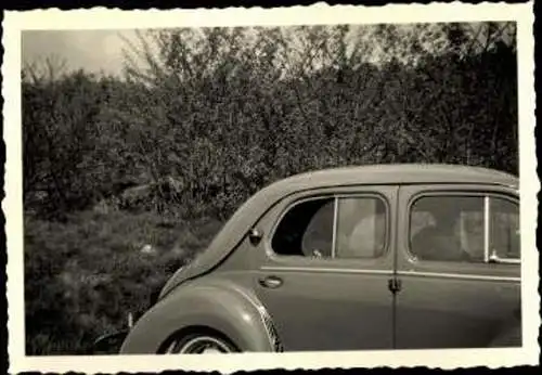 Set von 13 Fotos Auto Renault 4CV