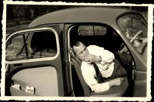 Set von 13 Fotos Auto Renault 4CV