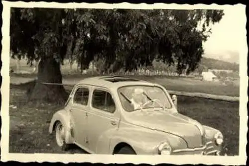 Set von 13 Fotos Auto Renault 4CV