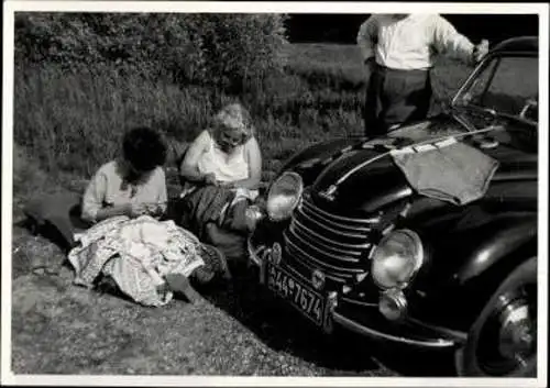 Set von 13 Fotos mit DKW Cabriolet Familie Picknick Urlaub