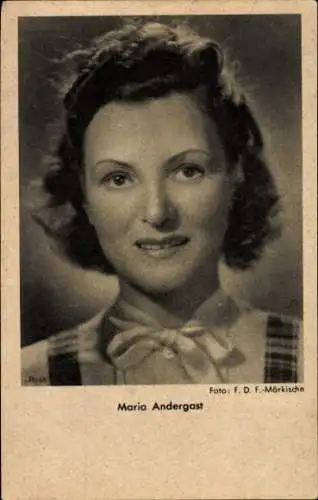 Ak Schauspielerin Maria Andergast, Portrait