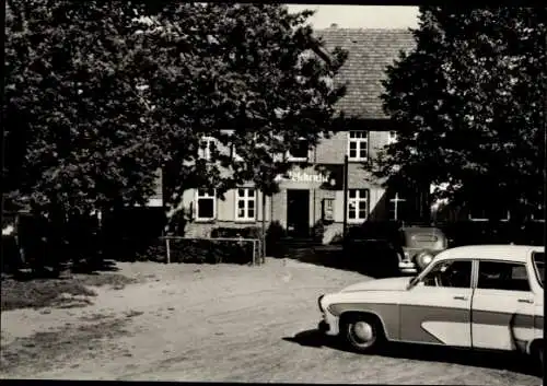 Ak Born auf dem Darß, Waldschenke, Auto