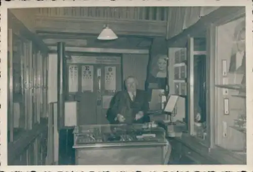 Foto Optiker, Brillengeschäft, Sehstest