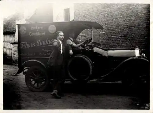 Foto Transporter mit Reklame Bäckerei und Konditorei Tobias Lindner, Seckbacher Landstraße 4