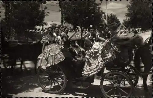 Ak Sevilla Andalusien, Kutsche, Grupo de flamencas