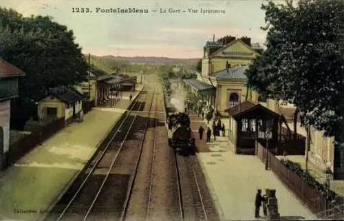 Ak Fontainebleau Seine et Marne, Bahnhof, Gleisseite, Dampflok