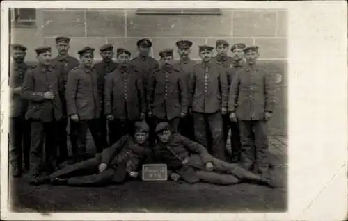 Foto Ak Fürth in Mittelfranken Bayern, Deutsche Soldaten in Uniformen, Kaserne