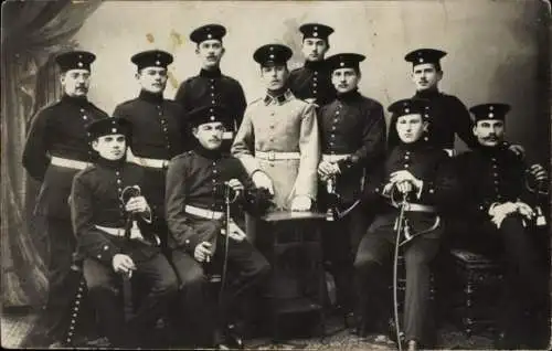 Foto Ak Augsburg in Schwaben, Deutsche Soldaten in Uniformen, KB Inf. Rgt. 3