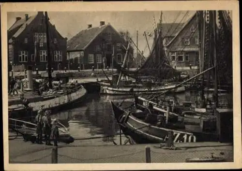 Ak Nordseebad Neuharlingersiel Esens, Hafen, Fischerboote, Fotograf Hans Saebens