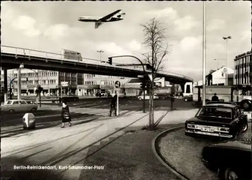 Ak Berlin Reinickendorf, Kurt-Schumacher-Platz, Flugzeug