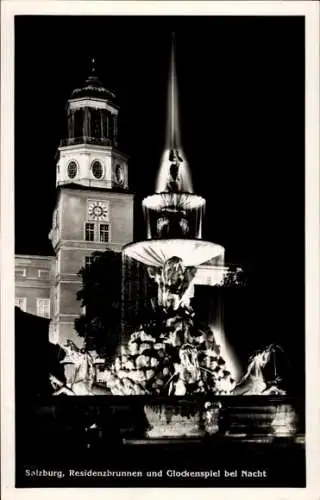 Ak Salzburg in Österreich, Residenzbrunnen, Glockenspiel, Nachtansicht