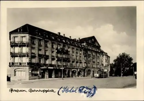 Ak Pforzheim im Schwarzwald, Bahnhofsplatz